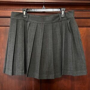 Gap Pleated Plaid Gray Skort